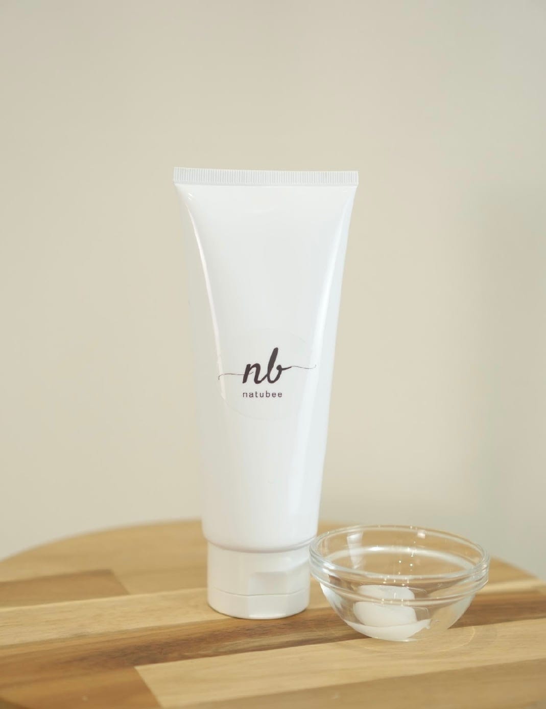 natubee（ナチュビー）〈肌も驚く摩擦レス。 美容クレンジングジェル〉