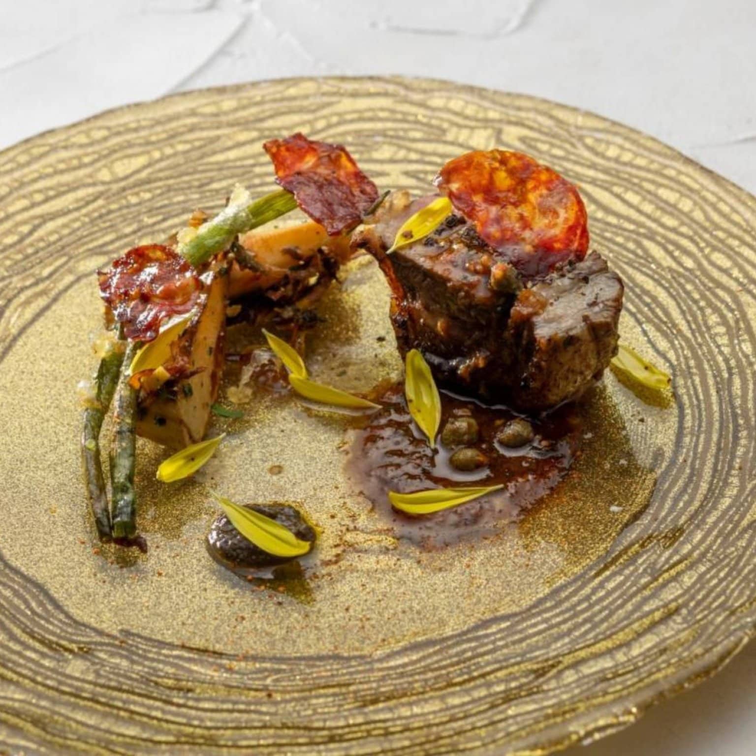 北海道のフランス料理 saveur〈サヴール〉　お食事券「季節のお任せコース」※ドリンクは含まれておりません