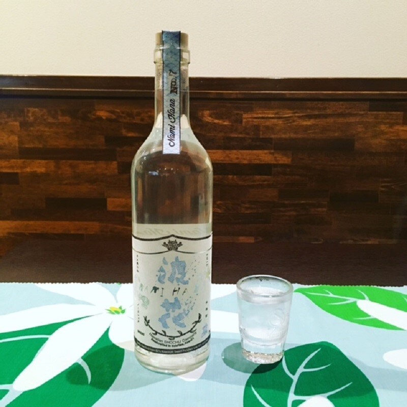 ハワイのイモ焼酎『波花』