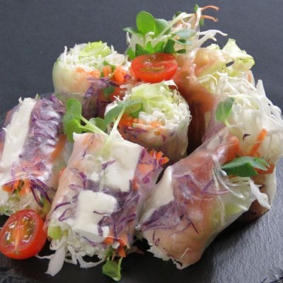 (86)生ハムとフランス産クリームチーズの生春巻き【４切れ】