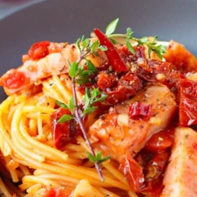 (59)魚介とトマトのアラビアータ