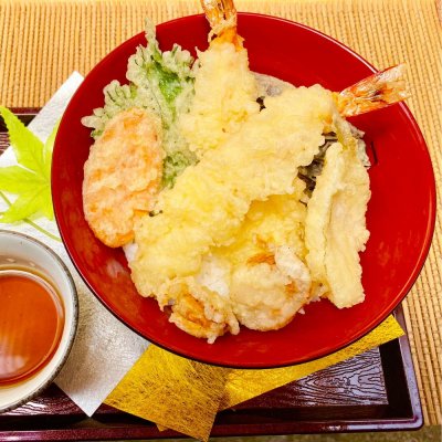 ㊹特上海鮮天丼