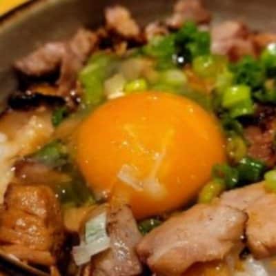 ㊷とろけるチャーシューと半熟卵丼（ミニ）