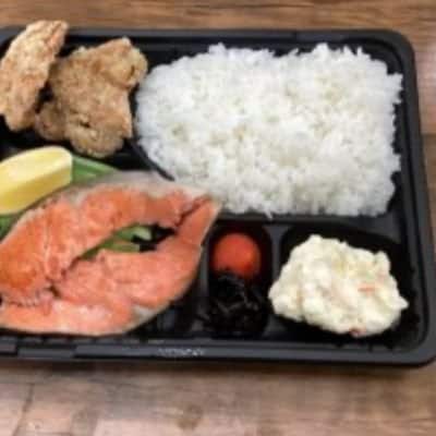 ㊴特選紅鮭＆唐揚げ弁当