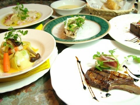 【20名様〜ご家族結婚式】【貸切】おもてなし重視でお披露目会♪司会・衣装・ヘアメイクも含めた、お値打ちな結婚式は、お二人からの招待制にてご利用していただけます！。