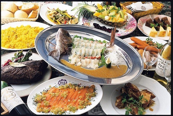 1万円の会費制ウェディングプラン【貸切】ご友人を中心に気軽に結婚式をしたい方必見！お二人のご負担0円プラン。