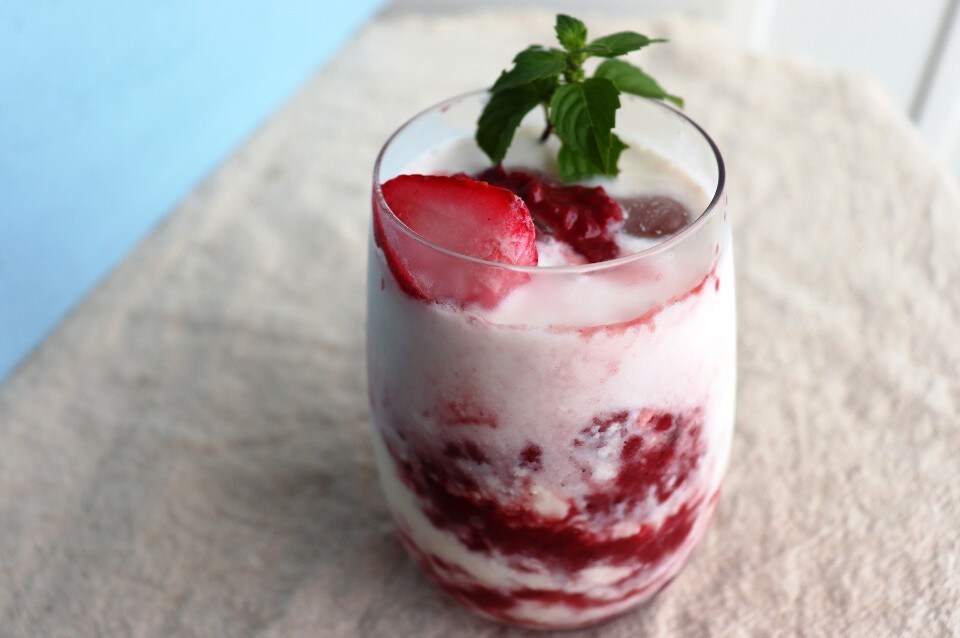 ベリーソース　ラッシー