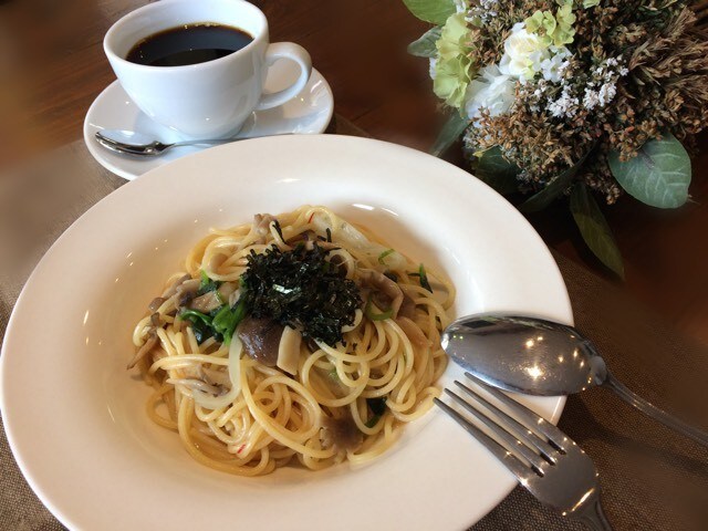 和風きのこのスパゲティ(サラダ・ドリンク・ケーキset)