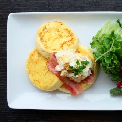 パンケーキ・ペルデュ〜ベーコンたまごサラダ