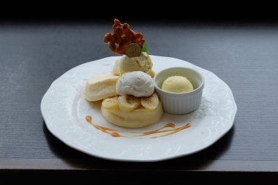 《グラスパンケーキ》ベリーカスタードショコラ