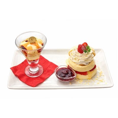 苺デコレーションとプリンアフォガート