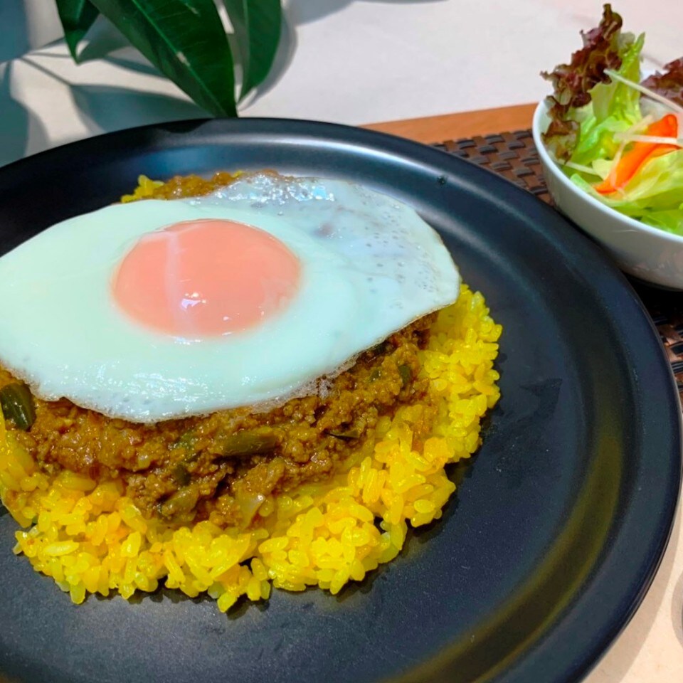 ・キーマカレー（ミニサラダ付）