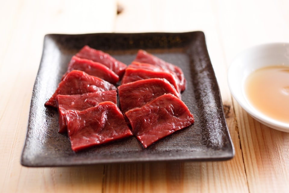 鯨ハツ レバ刺し風