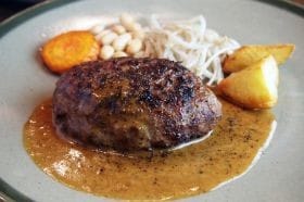 手ごねジューシーハンバーグ（古代米入りごはん付）