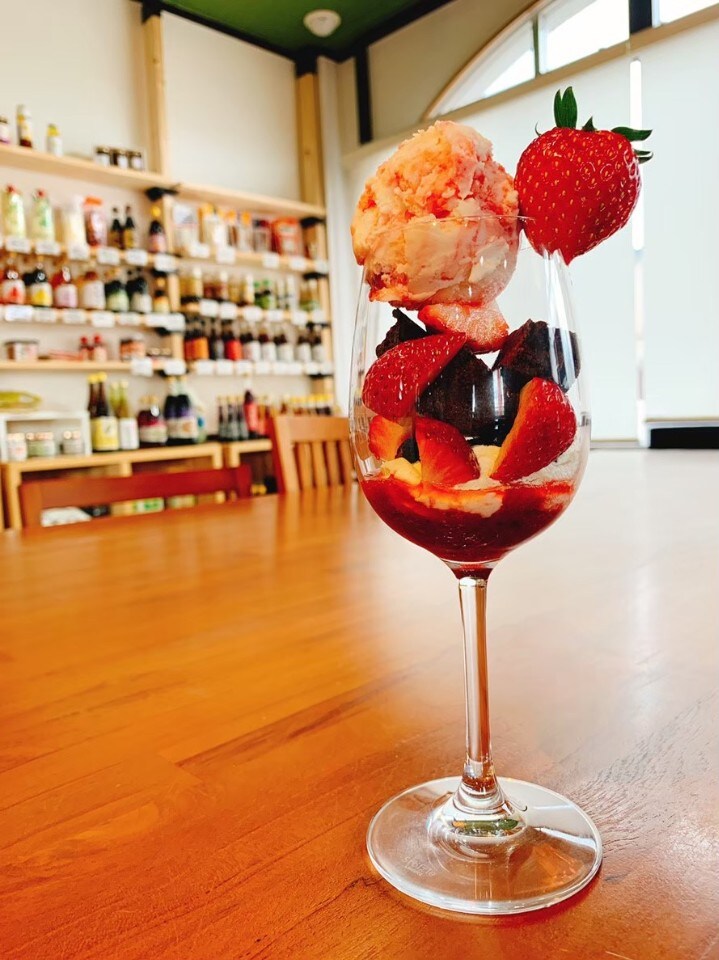 いちごショコラのグラスパフェ