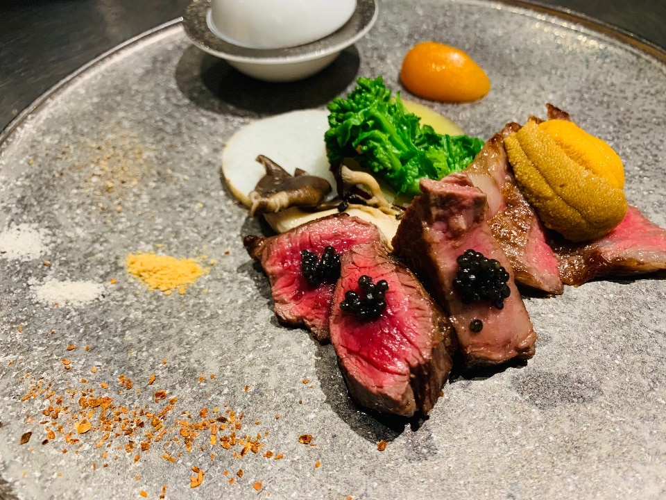 伊勢海老XO醤炒め 酔っぱらい渡り蟹 ２種北海道産牛肉のロースト