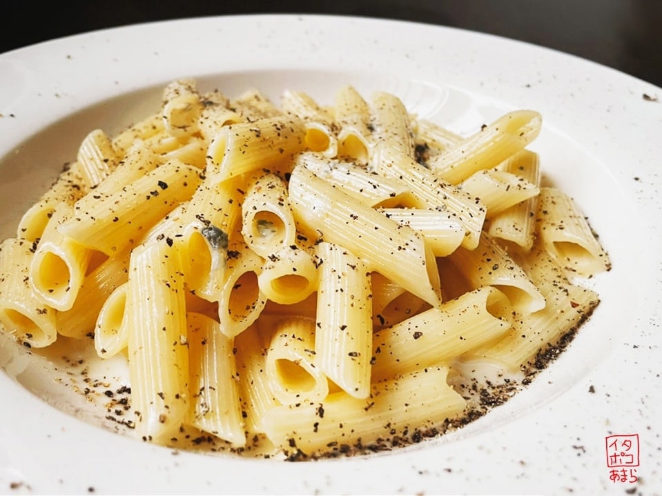チーズソースのペンネ