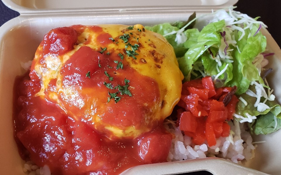 トマトソースのハンバーグ丼