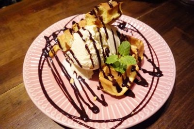 ワッフル〜バニラアイス添え〜