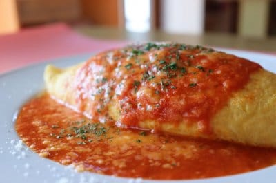 とろーりモッツァレラチーズのトマトソースオムライス