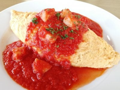 オホーツクホタテのトマトソースオムライス