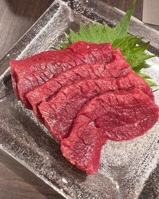 とろける旨さ、熊本直送 馬刺し