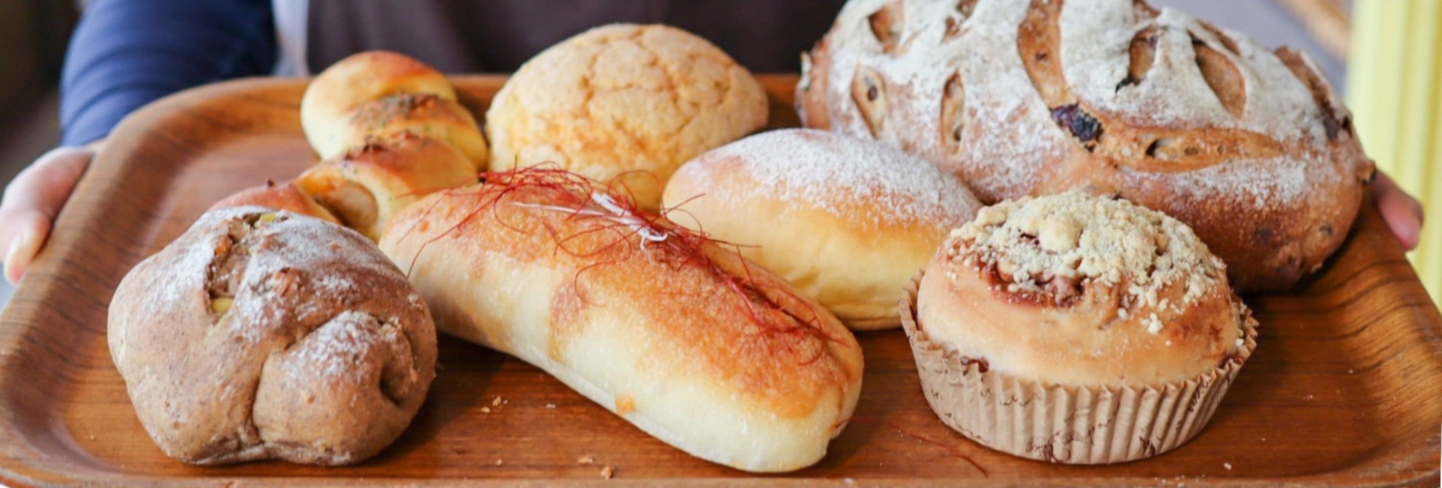 ～緑と風のダーシェンカ～　自家製酵母と薪窯焼きのパン