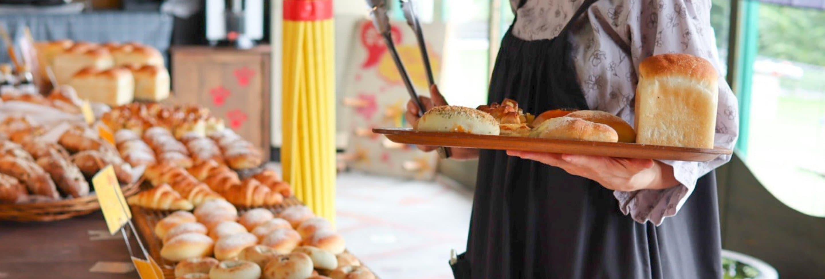 ～緑と風のダーシェンカ～　自家製酵母と薪窯焼きのパン