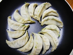 府中で人気のくりばやし餃子