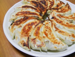 府中で人気のくりばやし餃子
