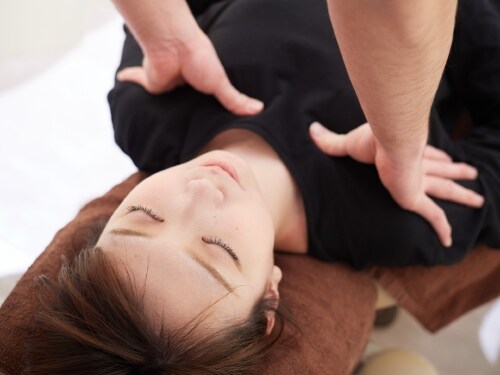 仙台の整骨院ならいこいのもり整骨院|仙台で肩こり、腰痛、冷え性の方|仙台で交通事故の後遺症でお悩みの方|身体の不調や冷え性は岩盤で温めながら。女性でも安心してお越しいただける整骨院です。